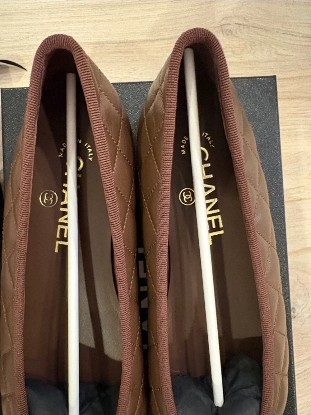 CHANEL 26B Brown Quilted Leather CC Logo Bow Ballet Flats size 38